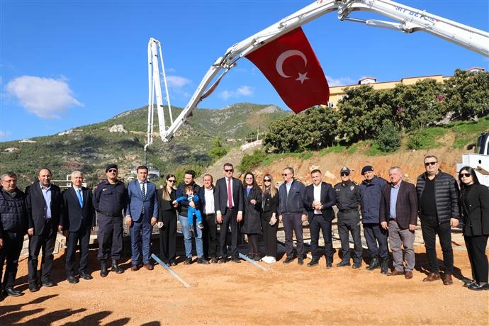 CİKCİLLİ MAHALLESİ’NDE 12 DERSLİKLİ YENİ ANAOKULU İÇİN TEMEL ATILDI - BAŞKAN YÜCEL: ŞEHRİM ADINA TUNCER AİLESİNE SONSUZ TEŞEKKÜR EDİYORUM