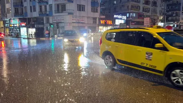 ANTALYA DİKKAT.. GÖK GÜRÜLTÜLÜ SAĞANAK BEKLENİYOR