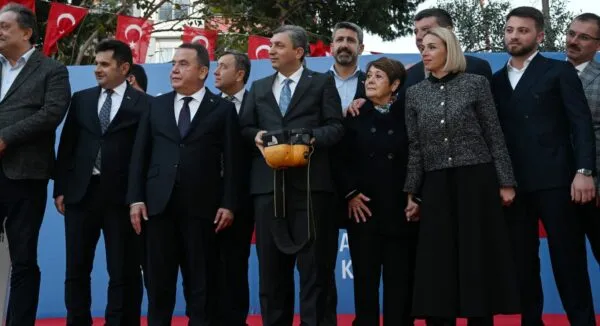 ANTALYA’DA HAYIRSEVERLERİN EĞİTİME KATKISI DEVAM EDİYOR
