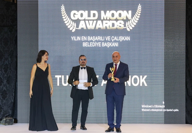 Başkan Altınok “Yılın En Başarılı Belediye Başkanı” ödülüne layık görüldü