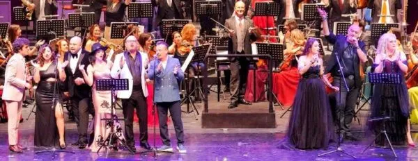 ANTALYA YENİ YILI KONSERLE KARŞILADI