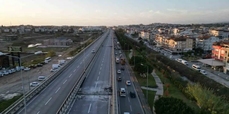 ANTALYA’DAN ALANYA İSTİKAMETİNE BU YOL 15 GÜN KAPALI