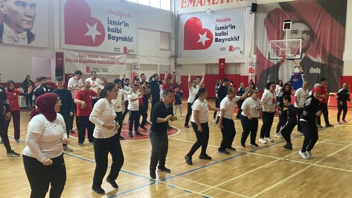 Bayraklı’da engelliler günü kutlaması