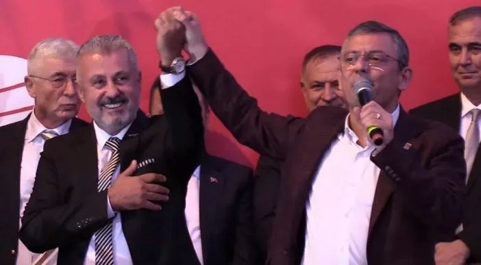 ÖZEL’E SOĞUK DUŞ… İLK AÇIKLADIĞI BAŞKAN ADAYI ‘ADAY’ OLMADI