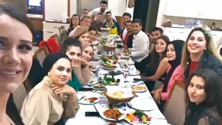 SON 3 YILDA HAYATIMIZA GİRDİLER, ZENGİNLEŞTİLER.. ‘KİM BU FENOMENLER?’