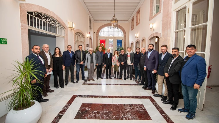 İzmir Şanlıurfa Federasyonu’ndan Başkan Soyer’e teşekkür ziyareti