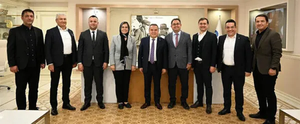 BÖCEK’İN MAKAMINDA BULUŞMA.. İYİ PARTİ’DEN CHP’YE Mİ GEÇİYORLAR?