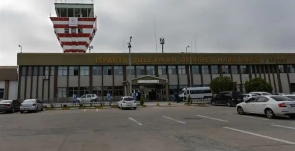 HAYALET HAVAALANI.. GÜNDE SADECE 1 UÇAĞA HİZMET VERİYOR