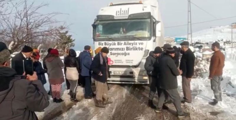 Bayraklı Belediyesinin yardım tırları umut oluyor