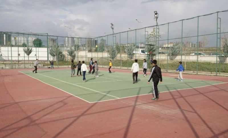 Çocuklar Depremi Sporla Unutmaya Çalışıyor