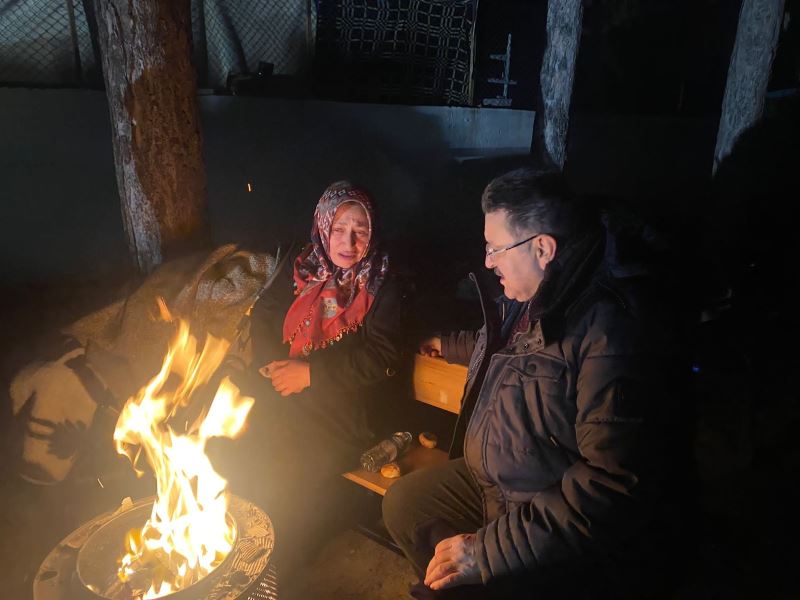 Genç, vatandaşlara depremzedeler için çadır yardımı çağrısında bulundu