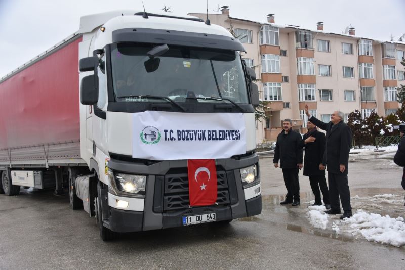 BOZÜYÜK BELEDİYESİ 8. YARDIM ARACI YOLA ÇIKTI