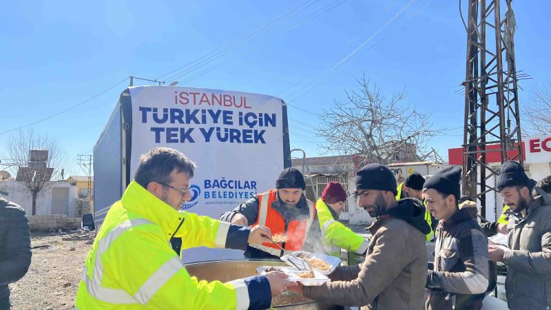 BAĞCILAR BELEDİYESİ’NDEN DEPREM BÖLGESİNDE 12 BİN KİŞİYE 3 ÖĞÜN SICAK YEMEK