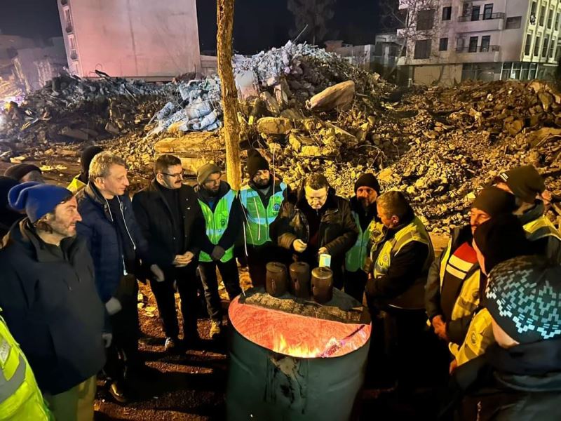 Belediye Başkanımız Sn. Ahmet Metin Genç Deprem Bölgesi