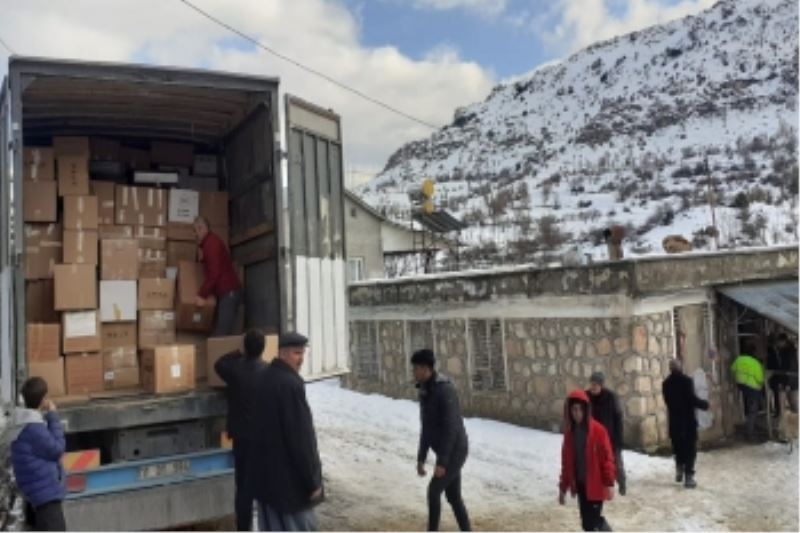 İNSANİ YARDIM MALZEMELERİ AFETZEDELERE ULAŞTIRILIYOR