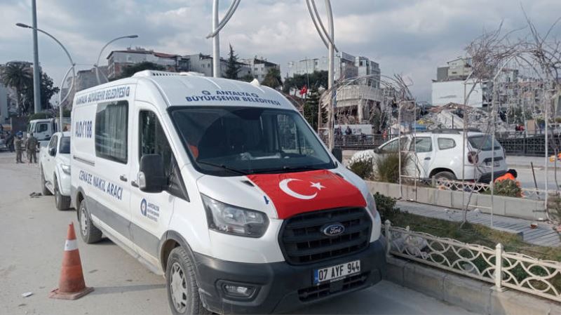 Antalya Büyükşehir Belediyesi Hatay’da Cenazeleri Defnediyor
