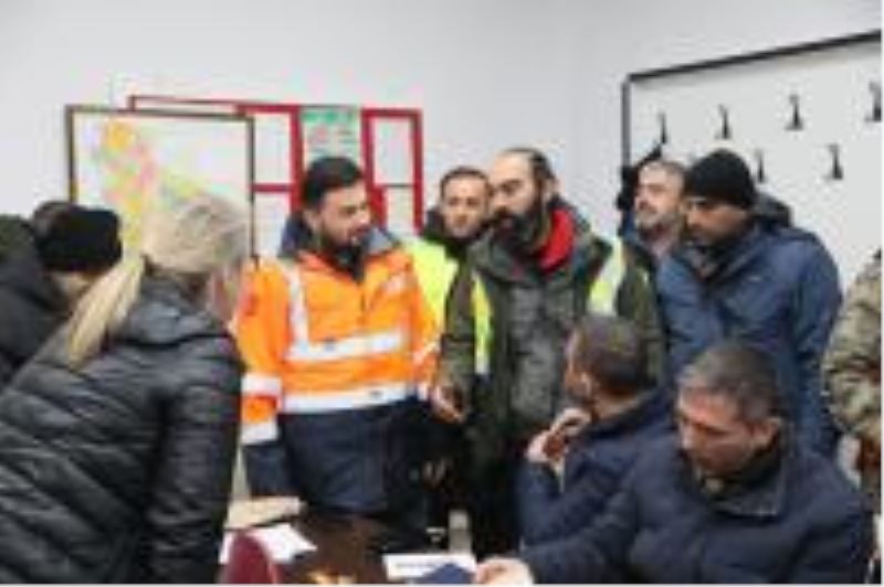 BAŞKAN ÖZTEKİN DEPREM BÖLGESİNDE