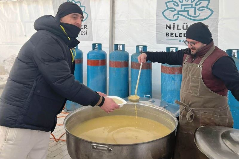 Nilüfer Belediyesi afet bölgesinde aşevi kurdu