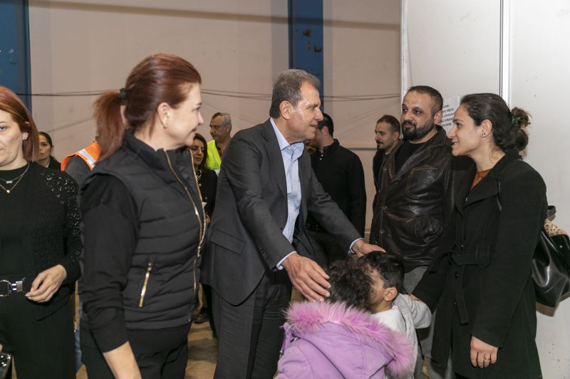 Başkan Seçer Mersin’de Konaklayan Depremzedeleri Ziyaret Etti