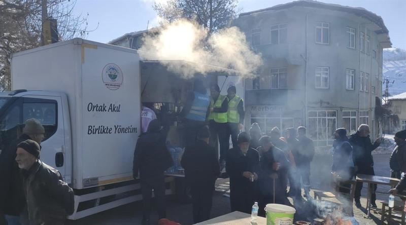 Muş Belediyesi olarak depremden etkilenen tüm ilerimizdeki vatandaşlarımızın yanında olmaya devam ediyoruz.