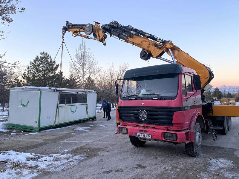 20 KONTEYNER ARAÇ DEPREM BÖLGESİNE ULAŞTI...