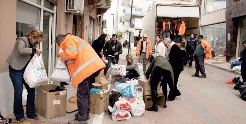 MUDANYA’NIN YUNANİSTAN’DAKİ KARDEŞ ŞEHRİNDEN DEPREM BÖLGESİNE YARDIM ELİ