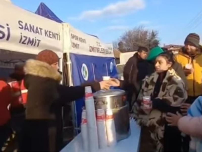 İZMİT BELEDİYESİ AŞEVİ, HATAY’DA SICAK YEMEK DAĞITIMINA DEVAM EDİYOR