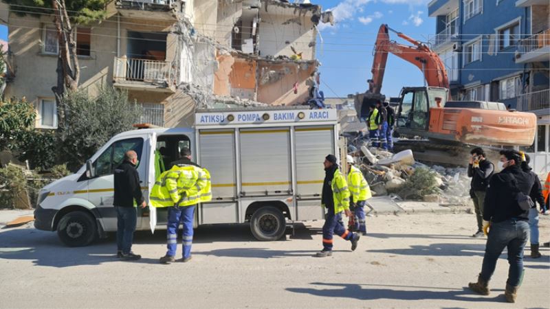 Deprem bölgesine İzmir’den destek sürüyor