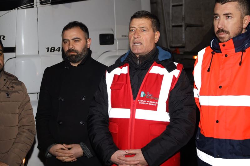 İZMİT BELEDİYESİ, AFETZEDELER İÇİN İMAL ETTİĞİ SOBALARI DEPREM BÖLGESİNE GÖNDERDİ