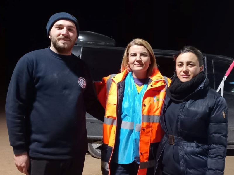 BAŞKAN HÜRRİYET, DEPREM BÖLGESİNDE CANLA BAŞLA ÇALIŞAN ISAR EKİBİNE TEŞEKKÜR ETTİ
