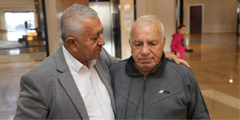 ZEYBEK BAŞKAN ŞEHRİMİZE GELEN DEPREMZEDELERİ ZİYARET ETTİ