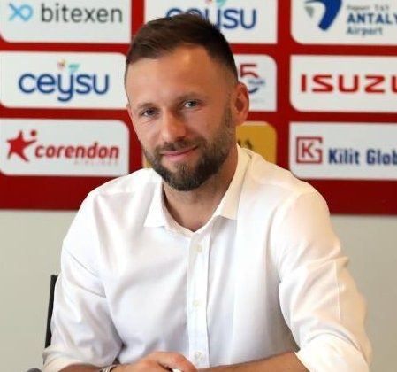 ANTALYASPOR’DA HAKAN ÖZMERT İLE YOLLAR AYILDI