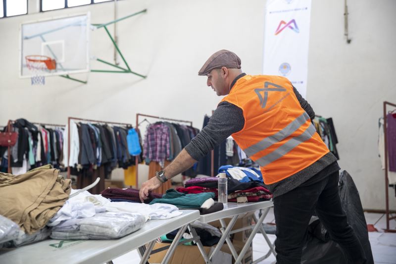 Mersin Büyükşehir, ‘Biriz Beraberiz’ Diyerek Depremzedeler İçin Dayanışıyor