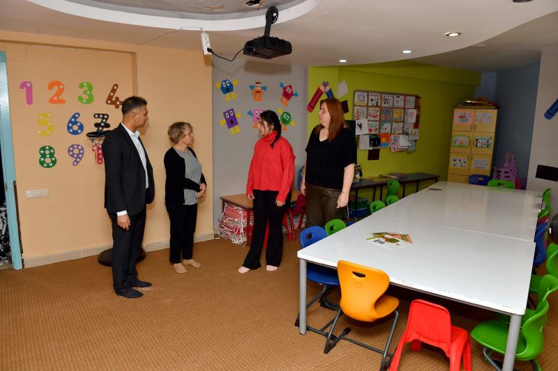 Hacer Foggo, Büyükşehir’in Kentte Ağırladığı Depremzedeleri Ziyaret Ederek, Yapılan Çalışmaları İnceledi
