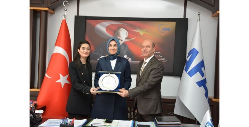 Afyonkarahisar Valimiz Doç.Dr. Kübra Güran Yigitbaşı