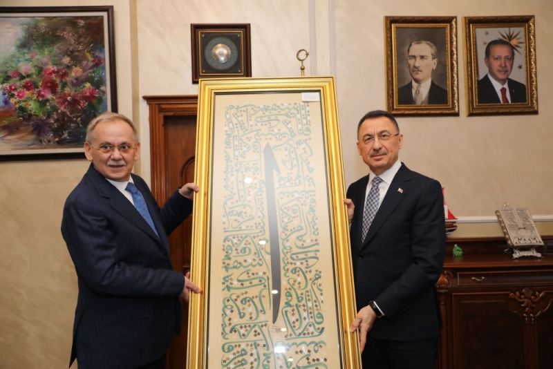 Cumhurbaşkanı Yardımcısı Oktay’dan Büyükşehir’in hizmetlerine övgü