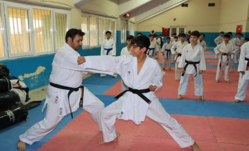 Geleceğin Sporcuları Büyükşehirle Yetişiyor