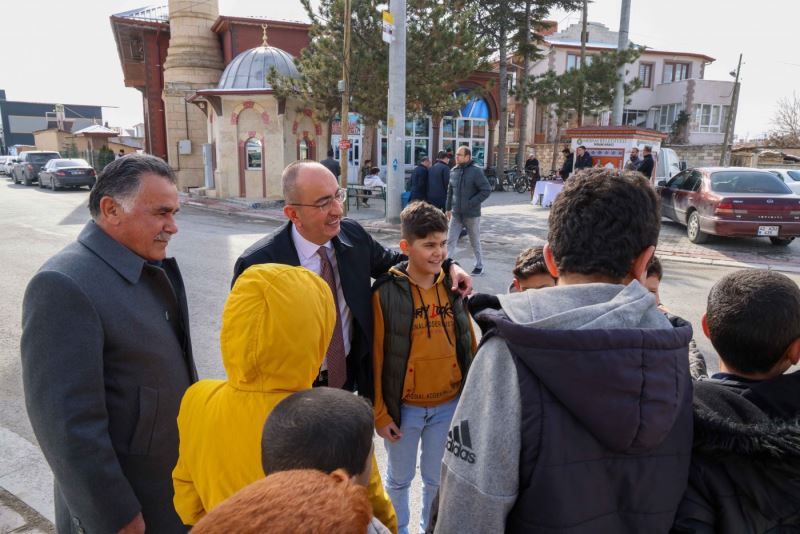 SORGUN VE KAVUŞ CUMA NAMAZI SONRASI VATANDAŞLARLA BULUŞTU