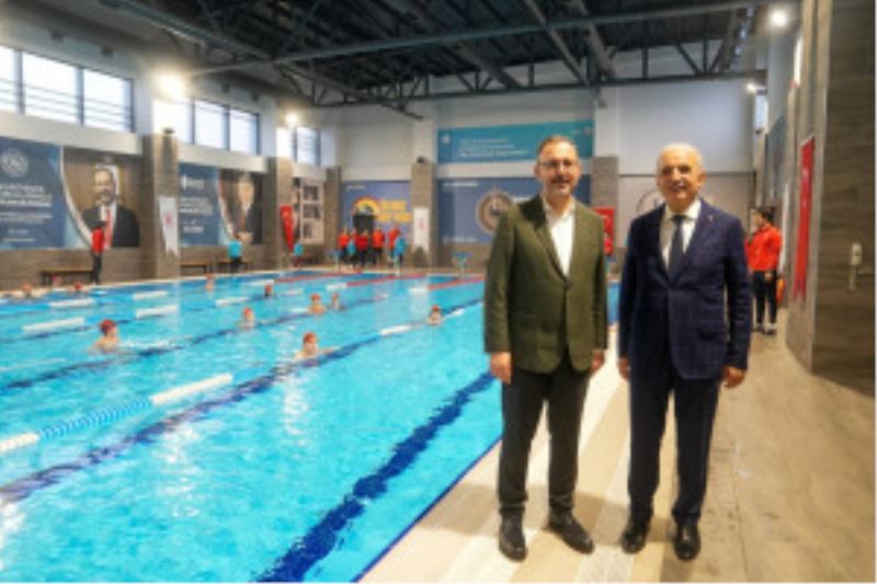 BİROL HAYAL YARI OLİMPİK YÜZME HAVUZU HİZMETE AÇILDI