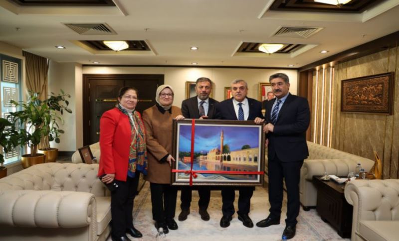 Ak Parti Genel Başkan Yardımcısı Belgin Uygur’dan Başkan Beyazgül’e Ziyaret
