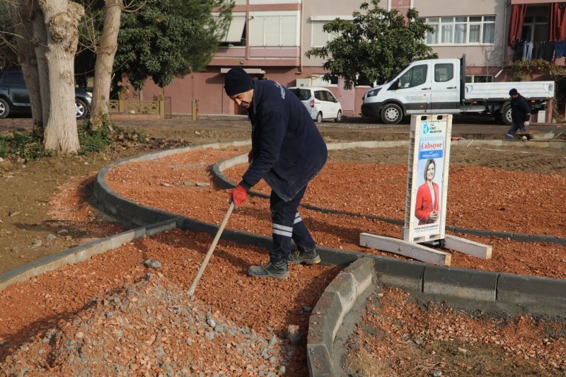 İZMİT BELEDİYESİ KÖRFEZ MAHALLESİ’NE YENİ PARK KAZANDIRIYOR