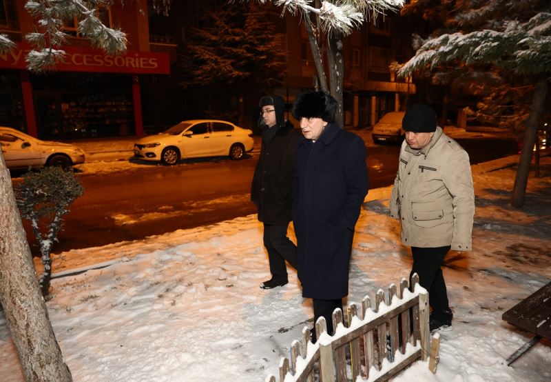 Başkan Altınok’tan sabaha kadar kar denetimi