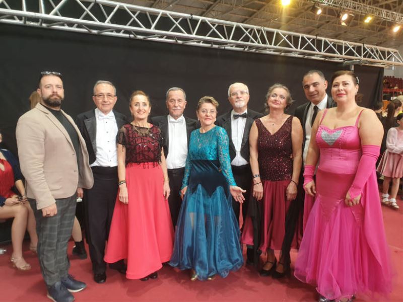 Aktif Yaşlı Merkezi Üyeleri Dans Yarışmasında 3’üncü Oldu