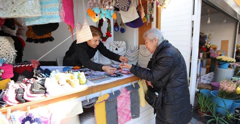 Bayraklı’da üretici kadınların stantları yenilendi