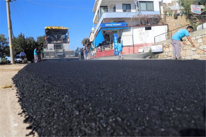 MERKEZ MAHALLELERDE BAŞLATILAN ASFALT YENİLEME ÇALIŞMALARI BEKTAŞ MAHALLESİ’NDE DEVAM EDİYOR