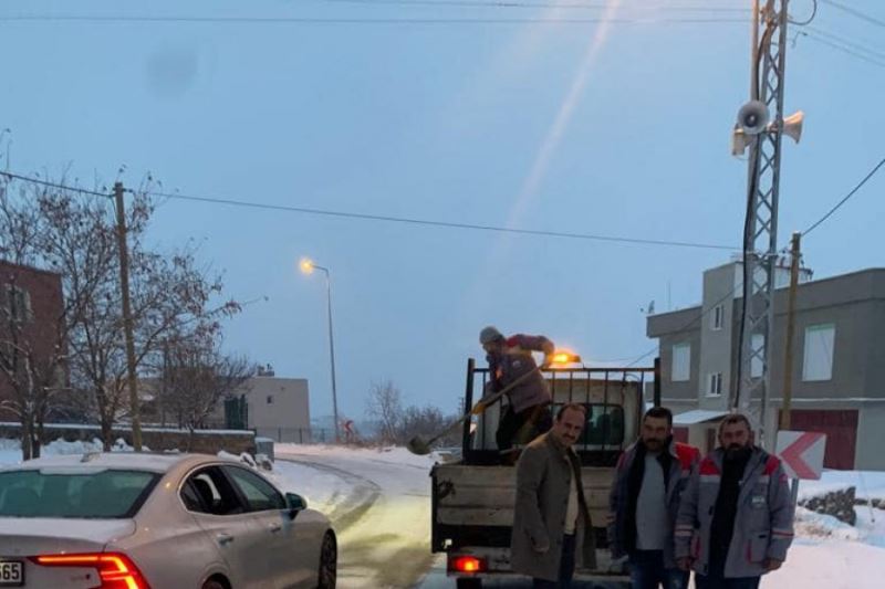 Belediye Başkanımız Sn. Av. Mustafa İLMEK karla  mücadele çalışmalarını yerinde inceledi.