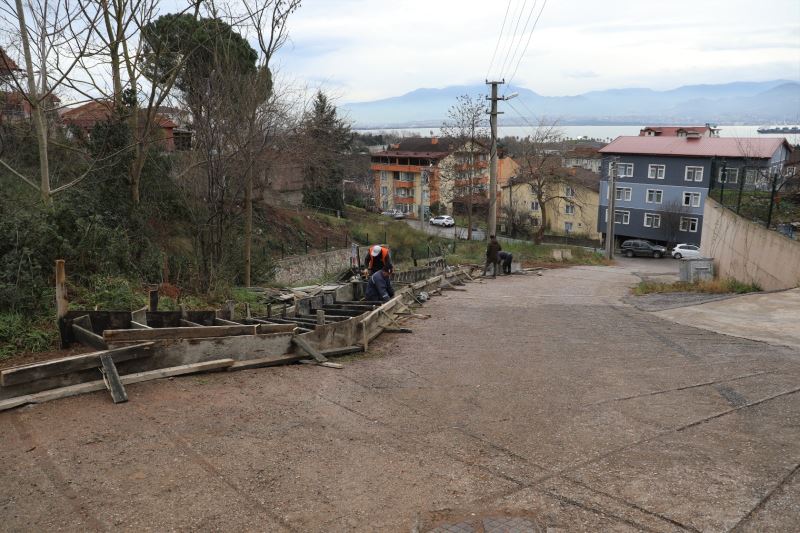 İZMİT BELEDİYESİNDEN SERDAR’A BİR YENİ MERDİVEN DAHA