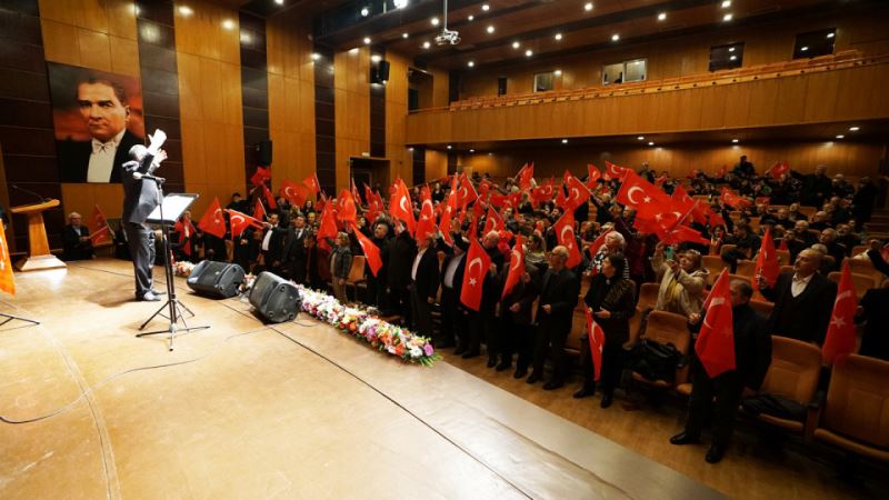 Kurtuluş Konseri Kırmızı Beyaza Büründü