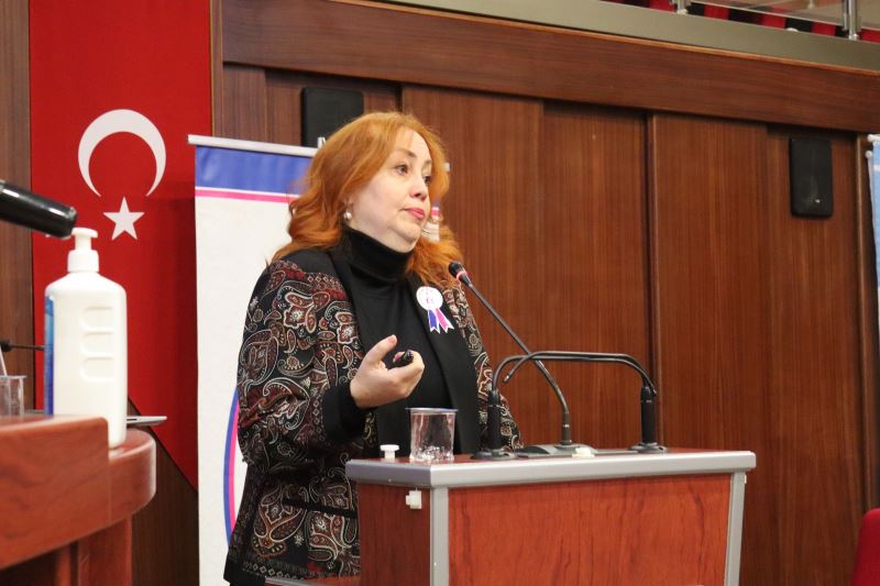 İZMİTLİLER ‘KANSERDE FARKINDALIK’ SEMİNERİNDE BİLGİLENDİRİLDİ