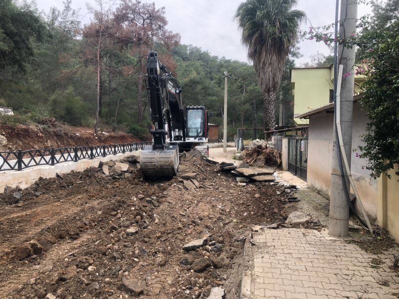 Kemer’de alt ve üstyapı çalışmaları devam ediyor